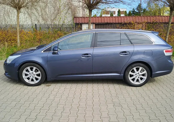 toyota avensis kujawsko-pomorskie Toyota Avensis cena 23500 przebieg: 224000, rok produkcji 2010 z Toruń